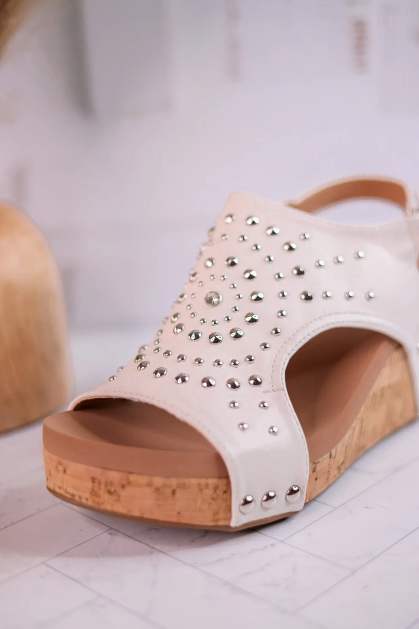 Docie Doe Wedges In White