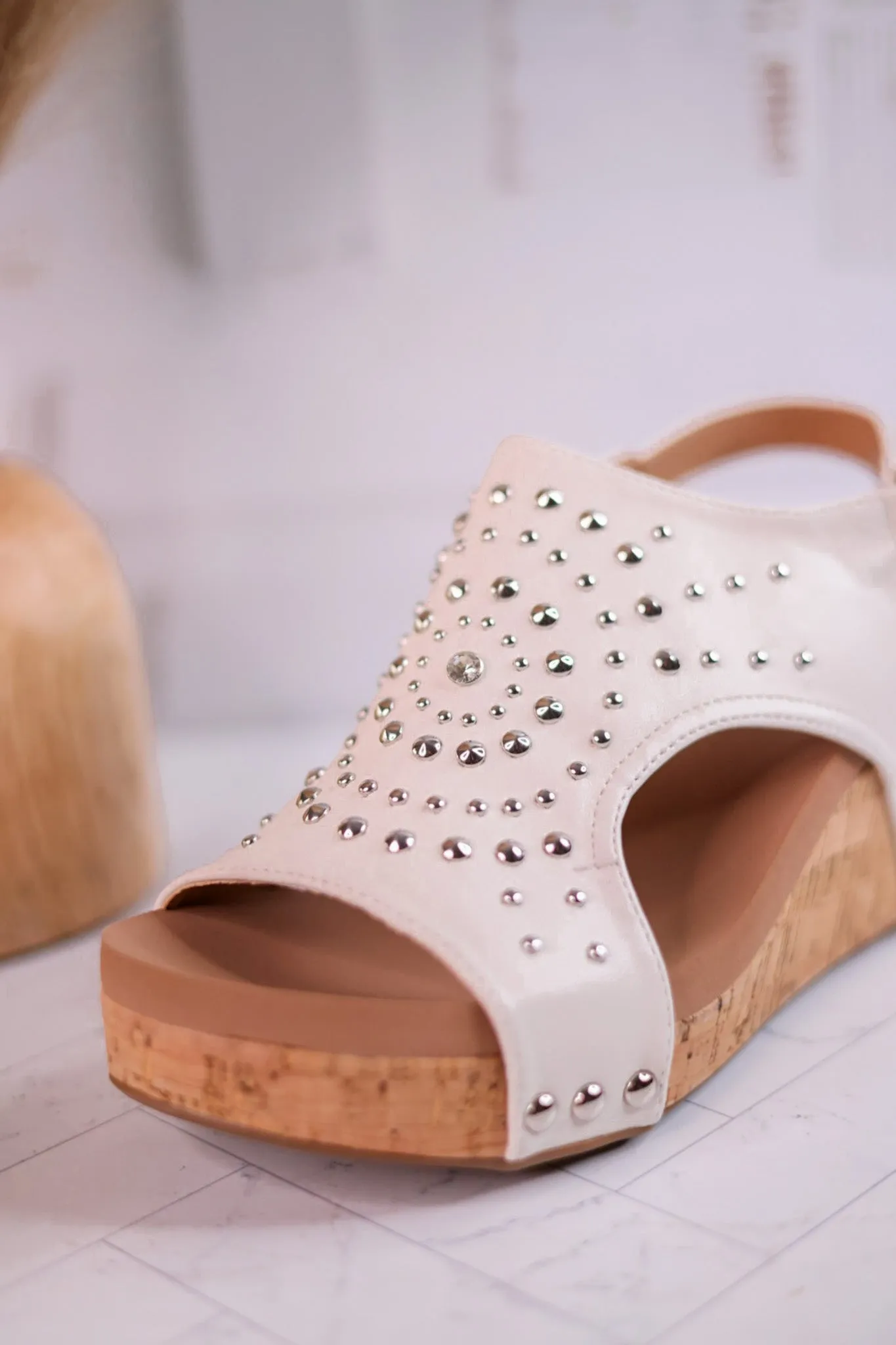Docie Doe Wedges In White