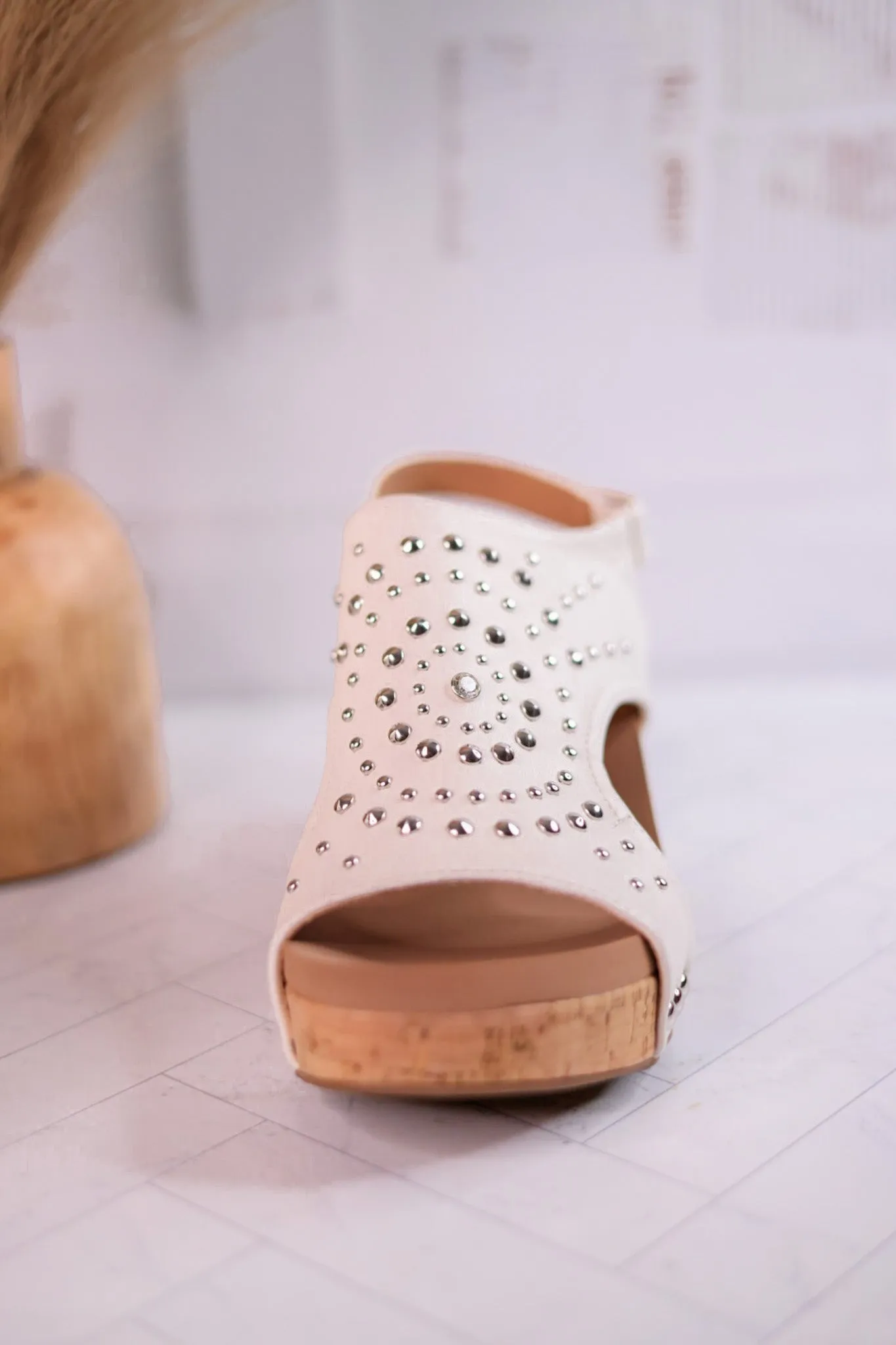 Docie Doe Wedges In White